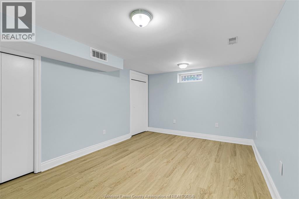 Photo 20 of 2728 Radisson Avenue, Windsor ON