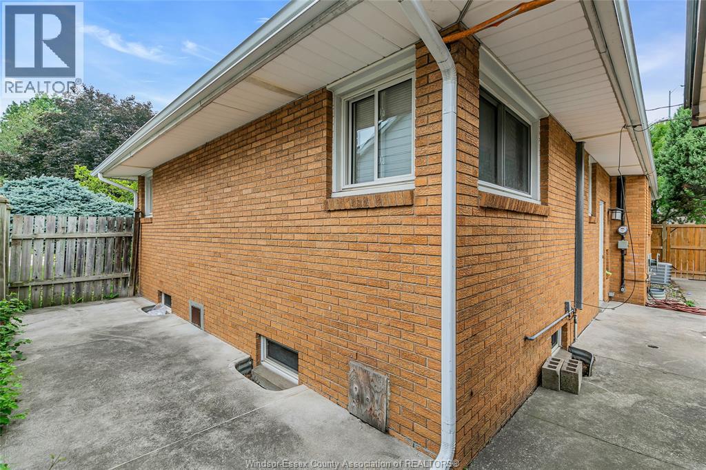 Photo 26 of 2728 Radisson Avenue, Windsor ON