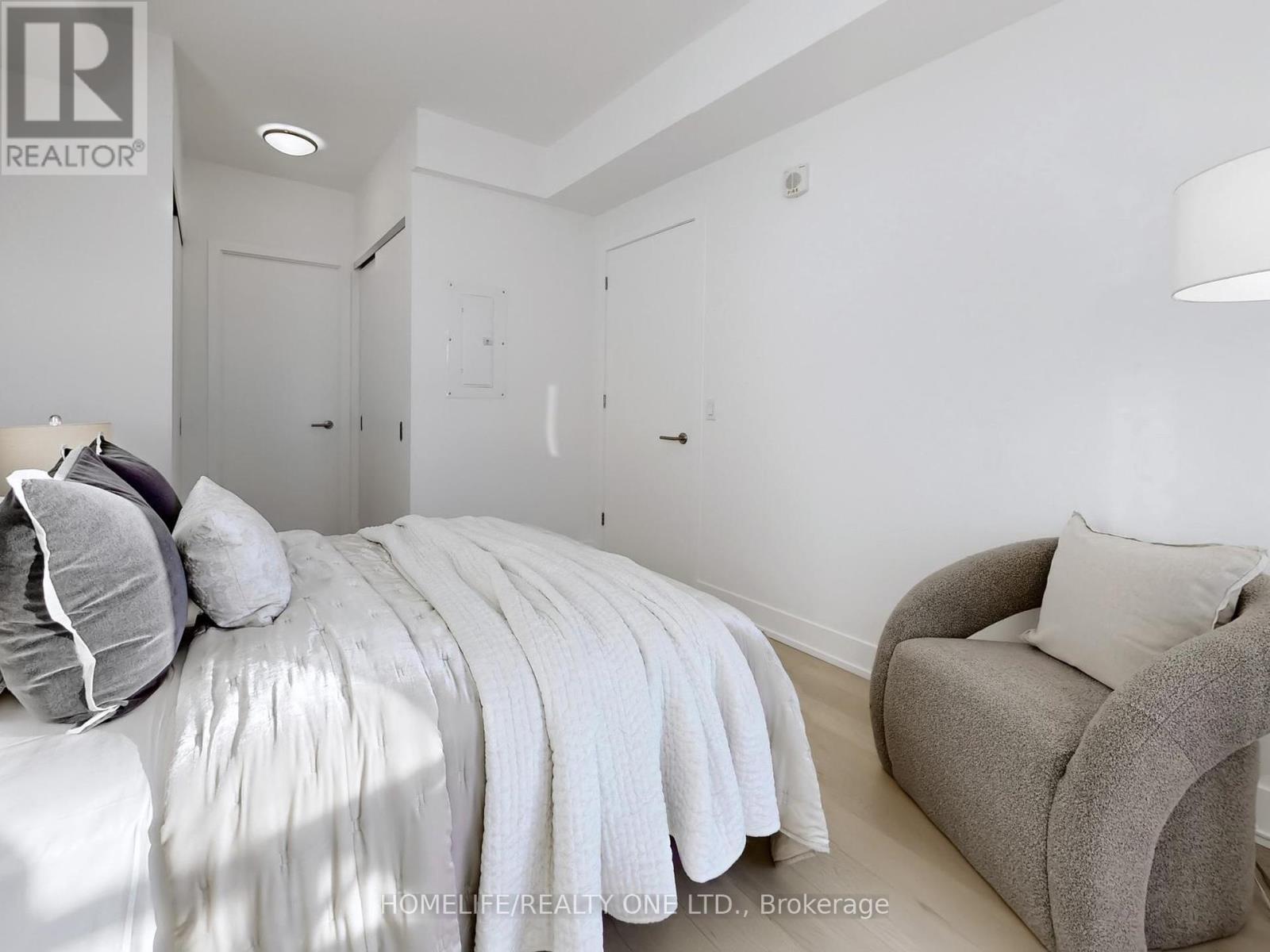 Photo 24 of 402 1331 Queen Street E, Toronto ON