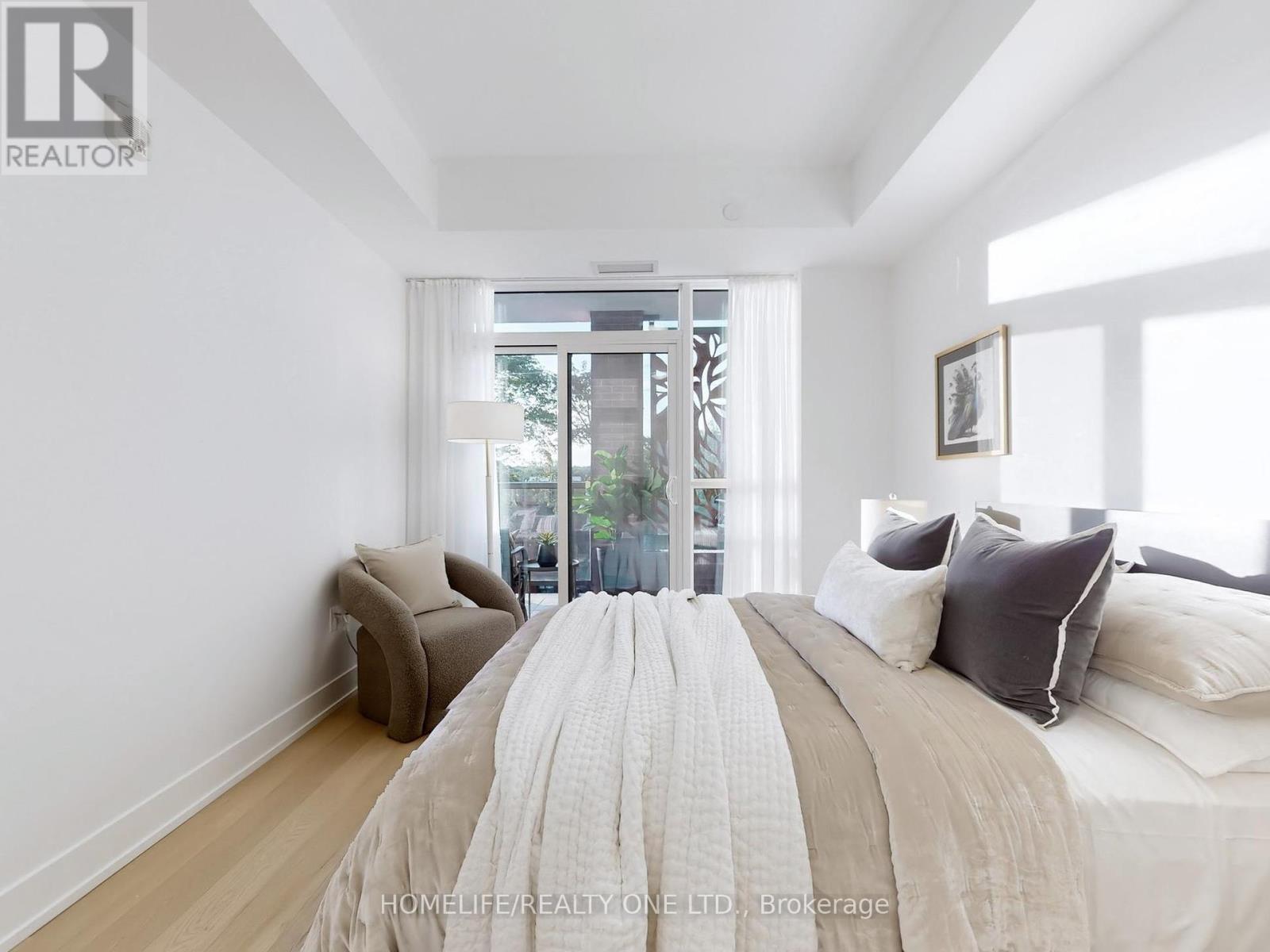 Photo 15 of 402 1331 Queen Street E, Toronto ON