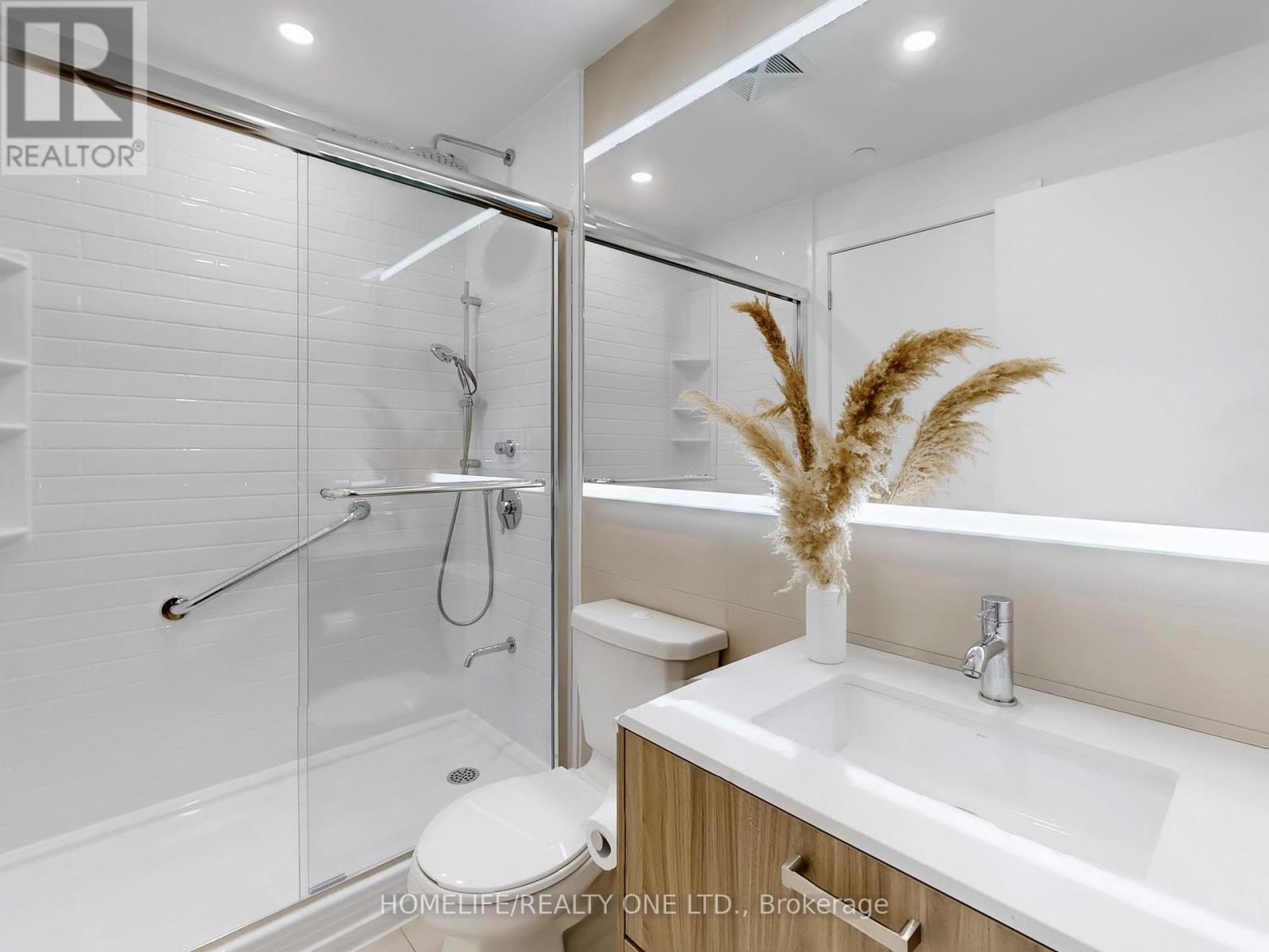 Photo 29 of 402 1331 Queen Street E, Toronto ON