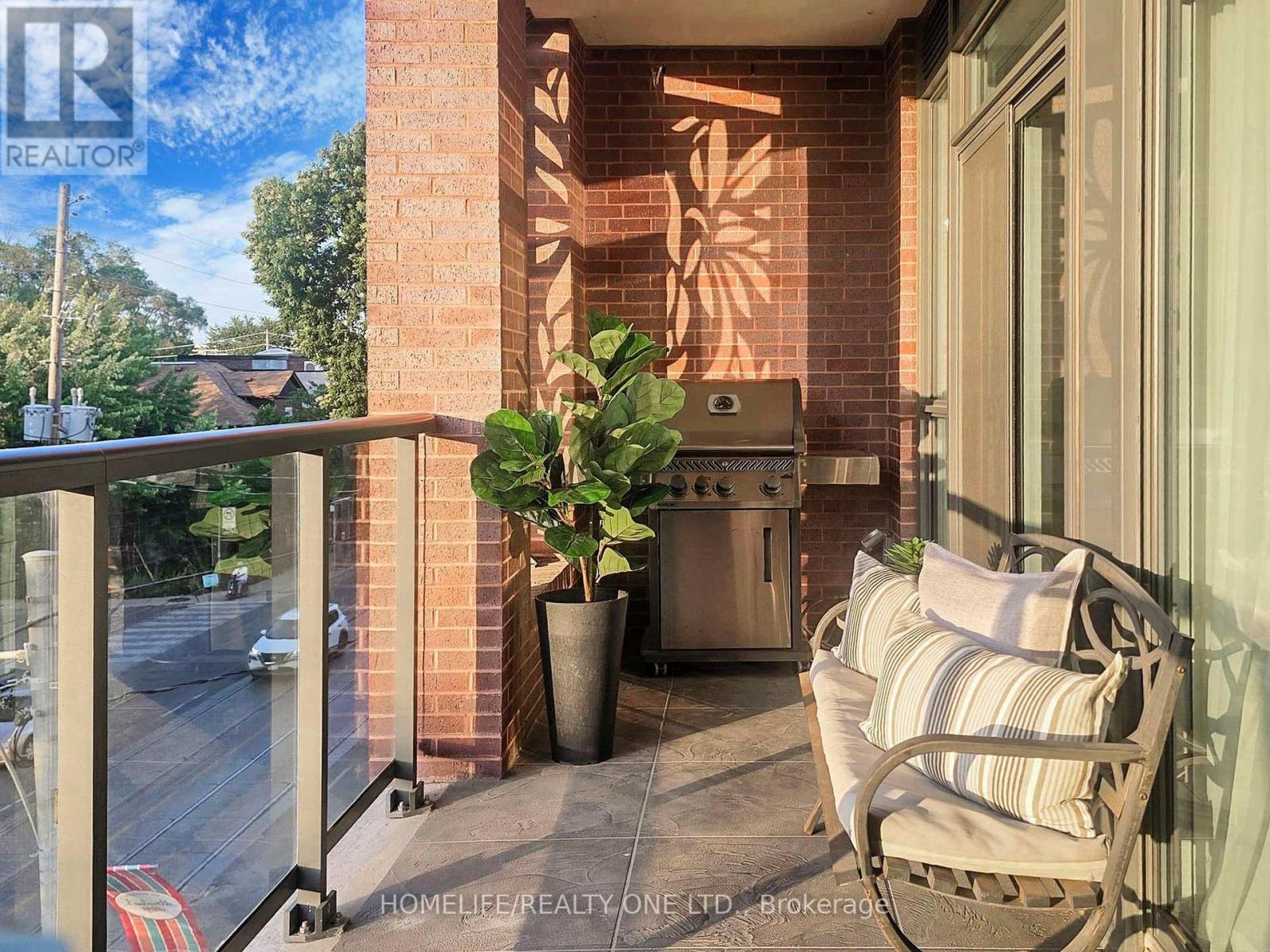 Photo 2 of 402 1331 Queen Street E, Toronto ON