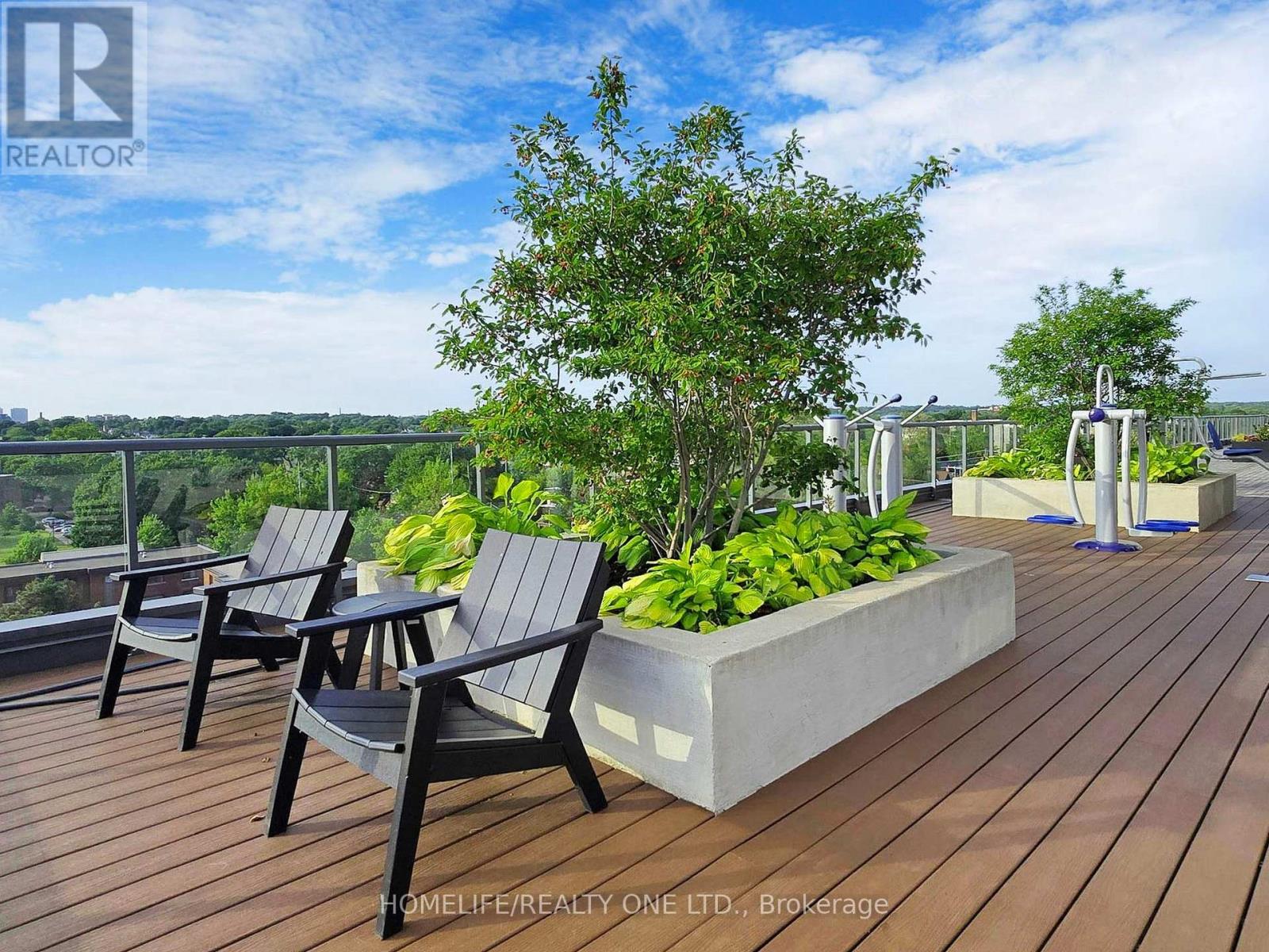 Photo 21 of 402 1331 Queen Street E, Toronto ON