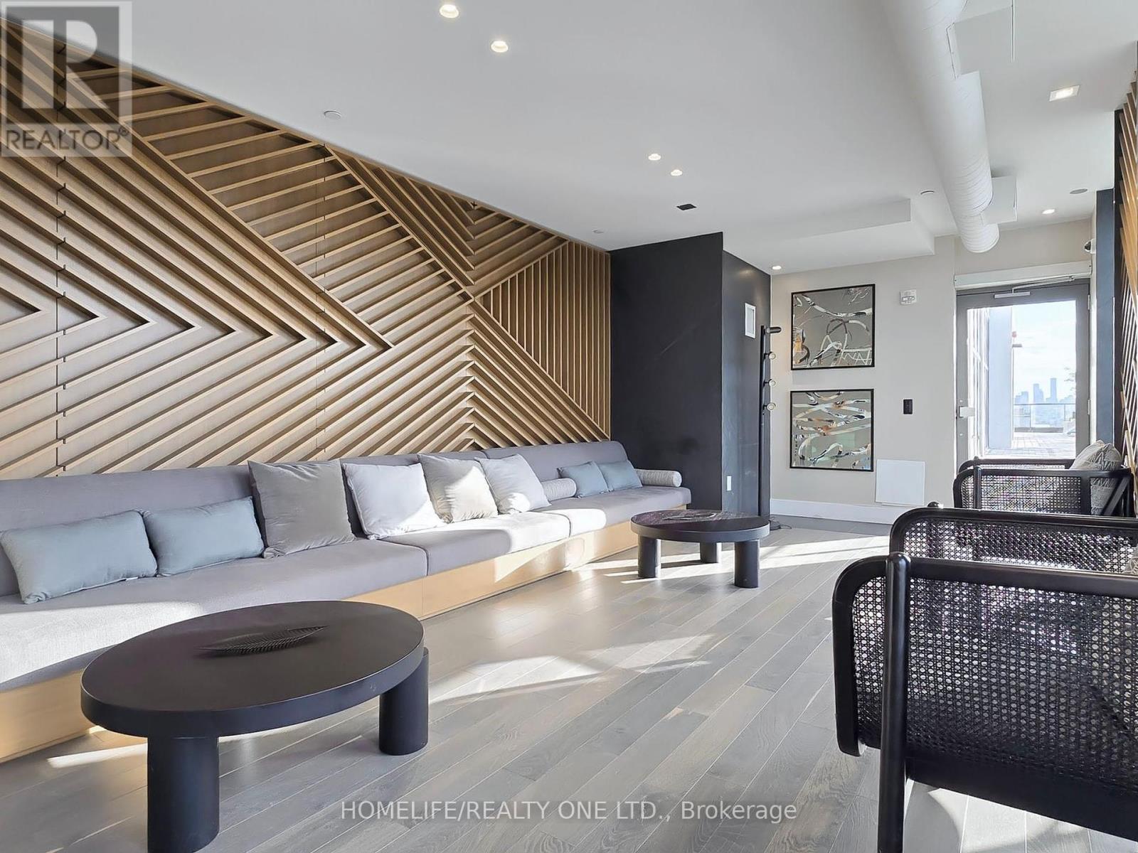 Photo 35 of 402 1331 Queen Street E, Toronto ON