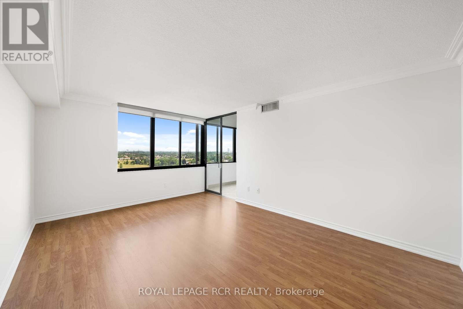 Photo 10 of 1402 2350 Bridletowne Circle, Toronto ON