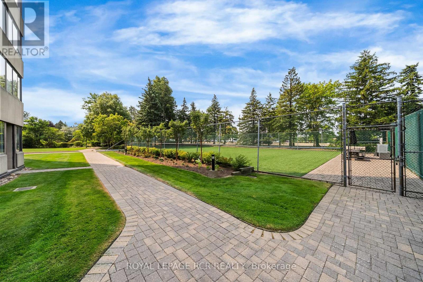 Photo 9 of 1402 2350 Bridletowne Circle, Toronto ON