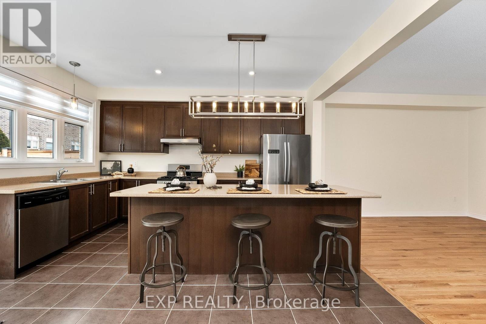 Photo 21 of 55 Walter Proctor Road, East Gwillimbury ON