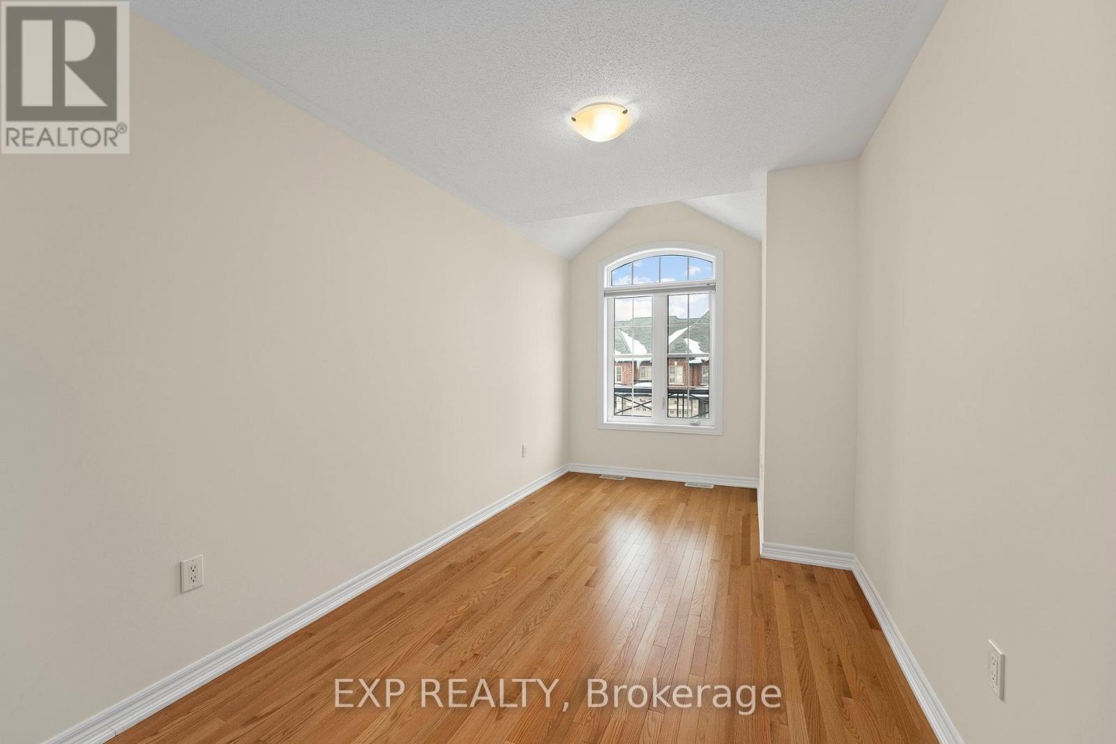 Photo 23 of 55 Walter Proctor Road, East Gwillimbury ON