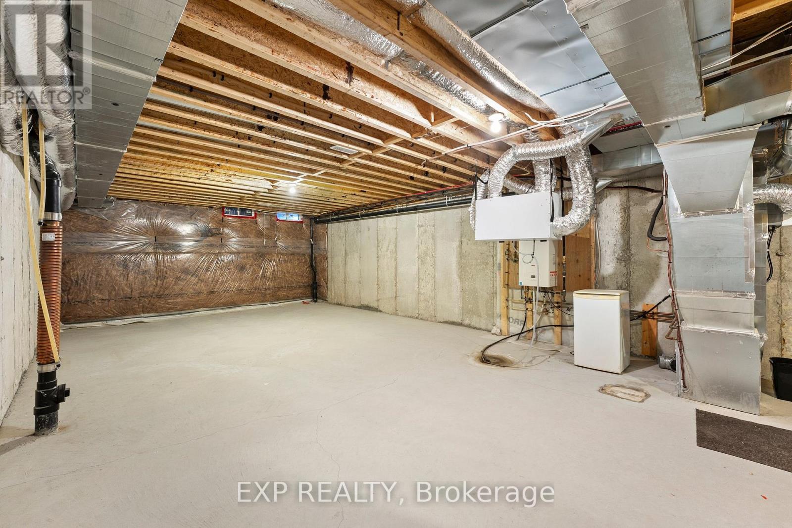Photo 34 of 55 Walter Proctor Road, East Gwillimbury ON
