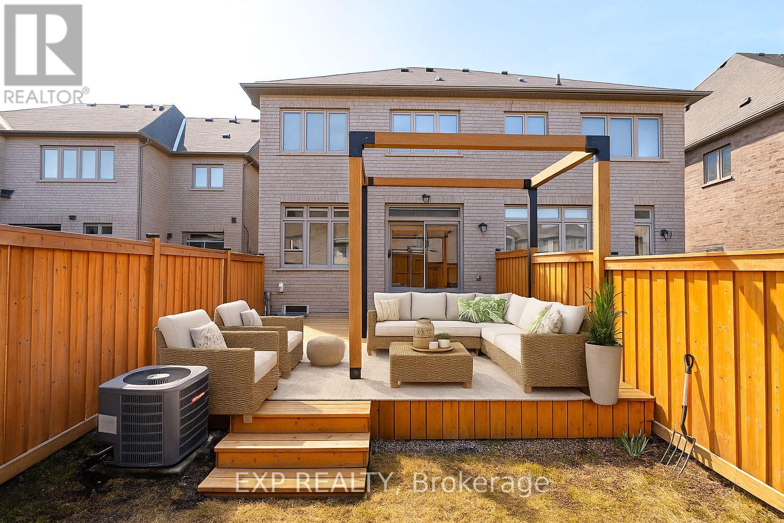 Photo 11 of 55 Walter Proctor Road, East Gwillimbury ON