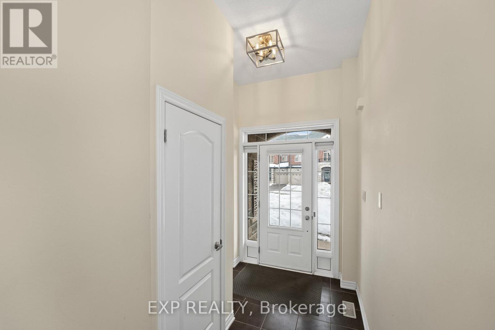 Photo 37 of 55 Walter Proctor Road, East Gwillimbury ON