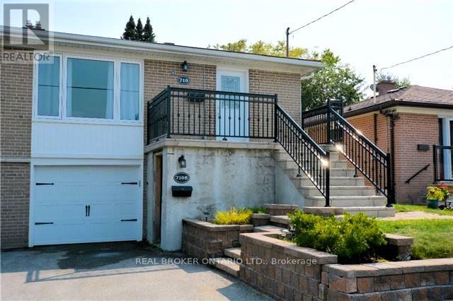 Photo 4 of Main Fl 710 Sunnypoint Drive, Newmarket ON