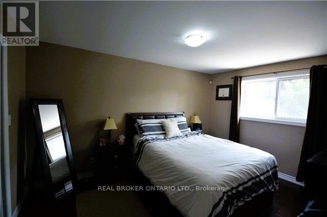 Photo 10 of Main Fl 710 Sunnypoint Drive, Newmarket ON