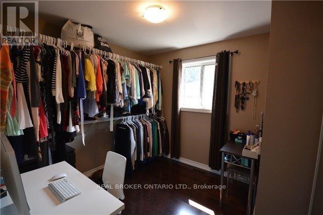 Photo 17 of Main Fl 710 Sunnypoint Drive, Newmarket ON