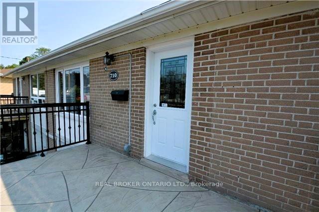 Photo 3 of Main Fl 710 Sunnypoint Drive, Newmarket ON