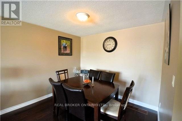 Photo 8 of Main Fl 710 Sunnypoint Drive, Newmarket ON