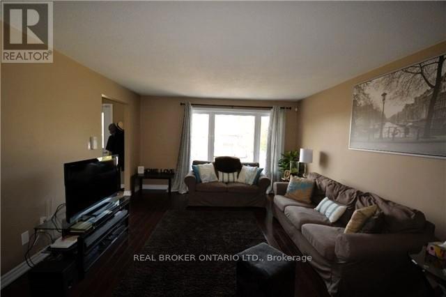 Photo 2 of Main Fl 710 Sunnypoint Drive, Newmarket ON