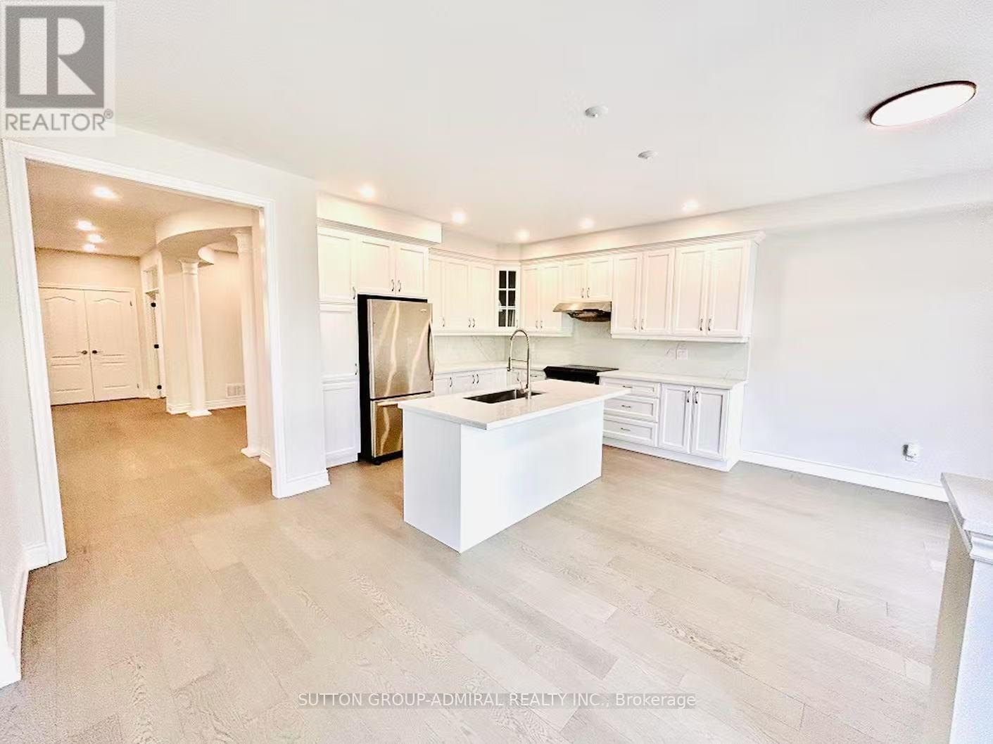 Photo 30 of 4 Castleglen Boulevard, Markham ON