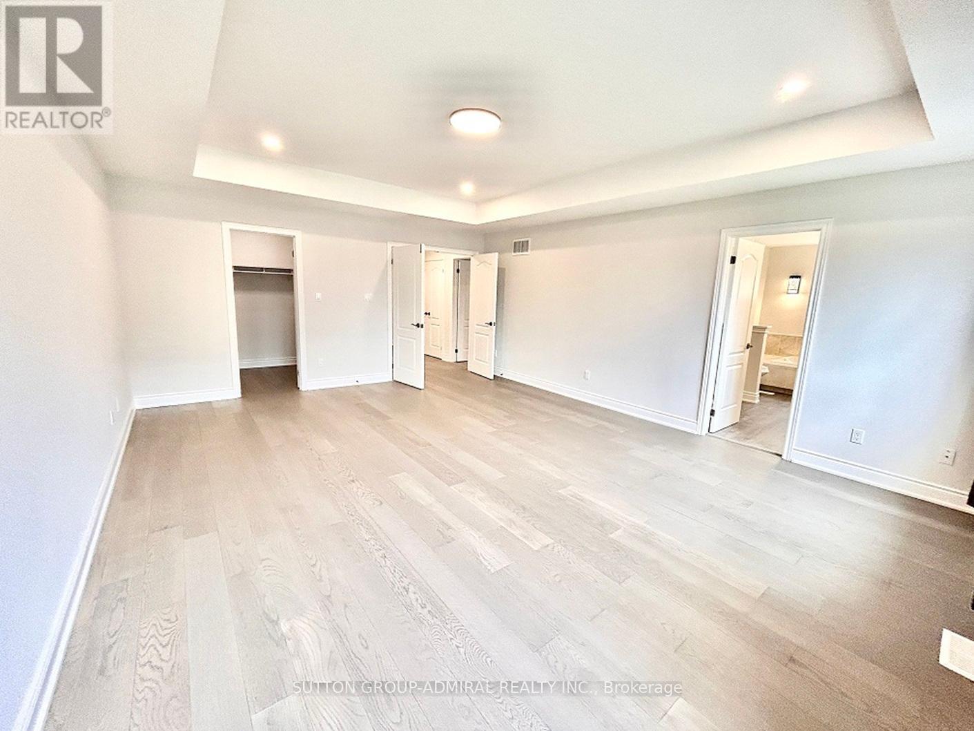 Photo 28 of 4 Castleglen Boulevard, Markham ON