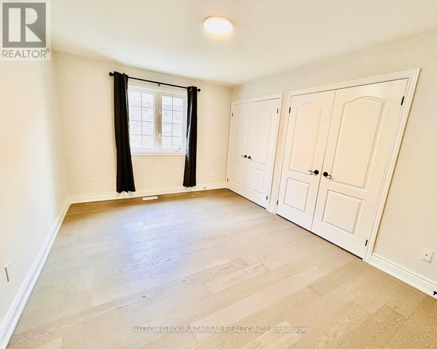 Photo 26 of 4 Castleglen Boulevard, Markham ON