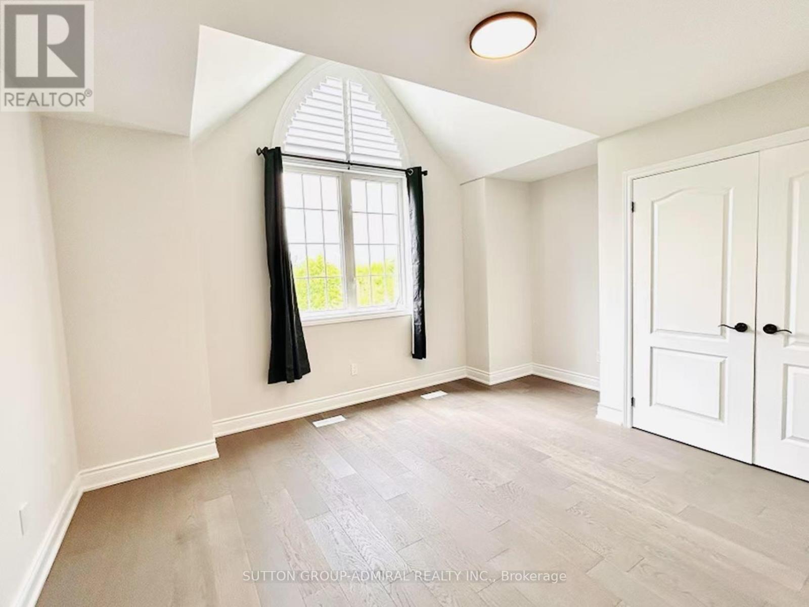 Photo 35 of 4 Castleglen Boulevard, Markham ON