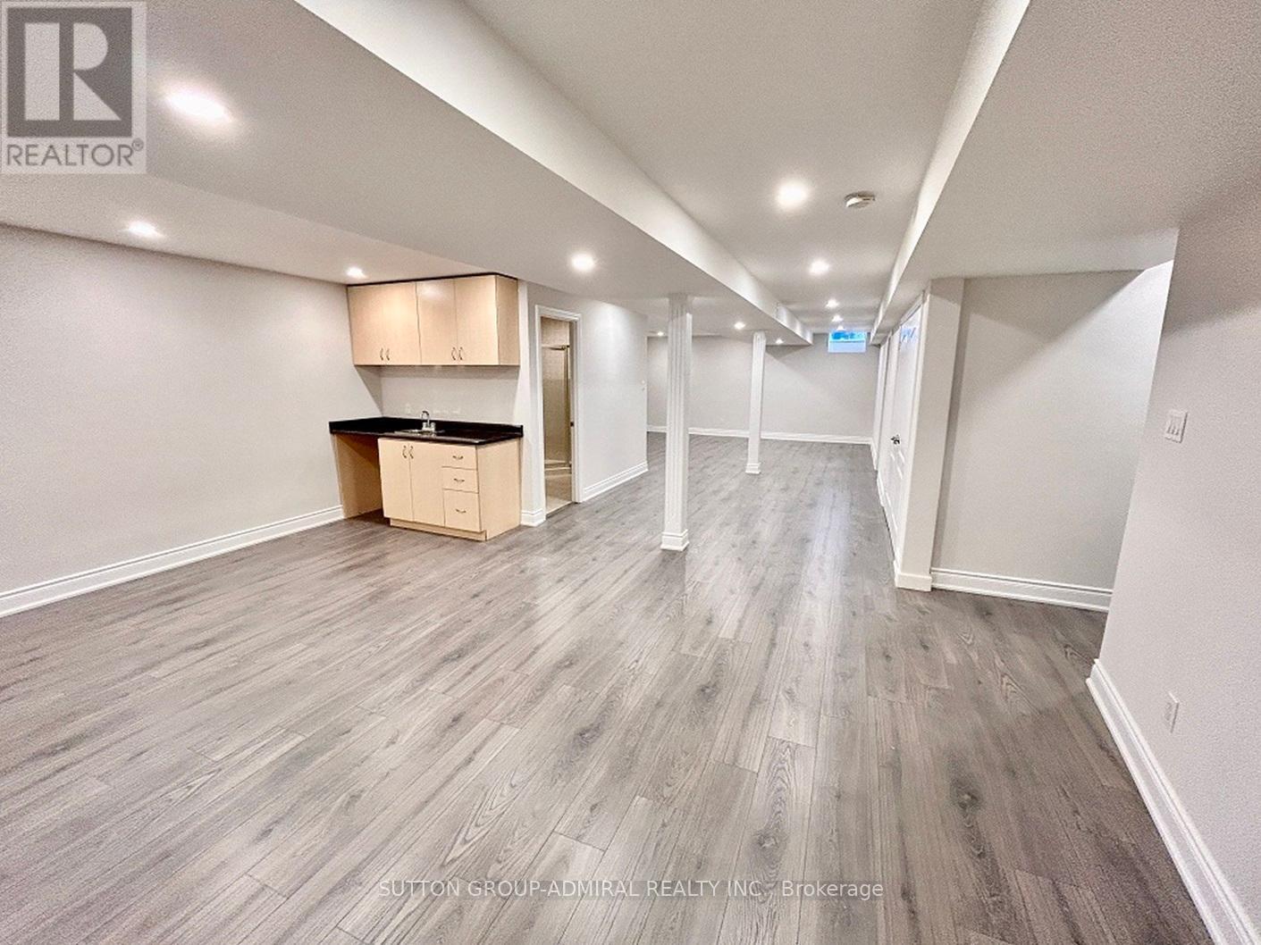 Photo 17 of 4 Castleglen Boulevard, Markham ON