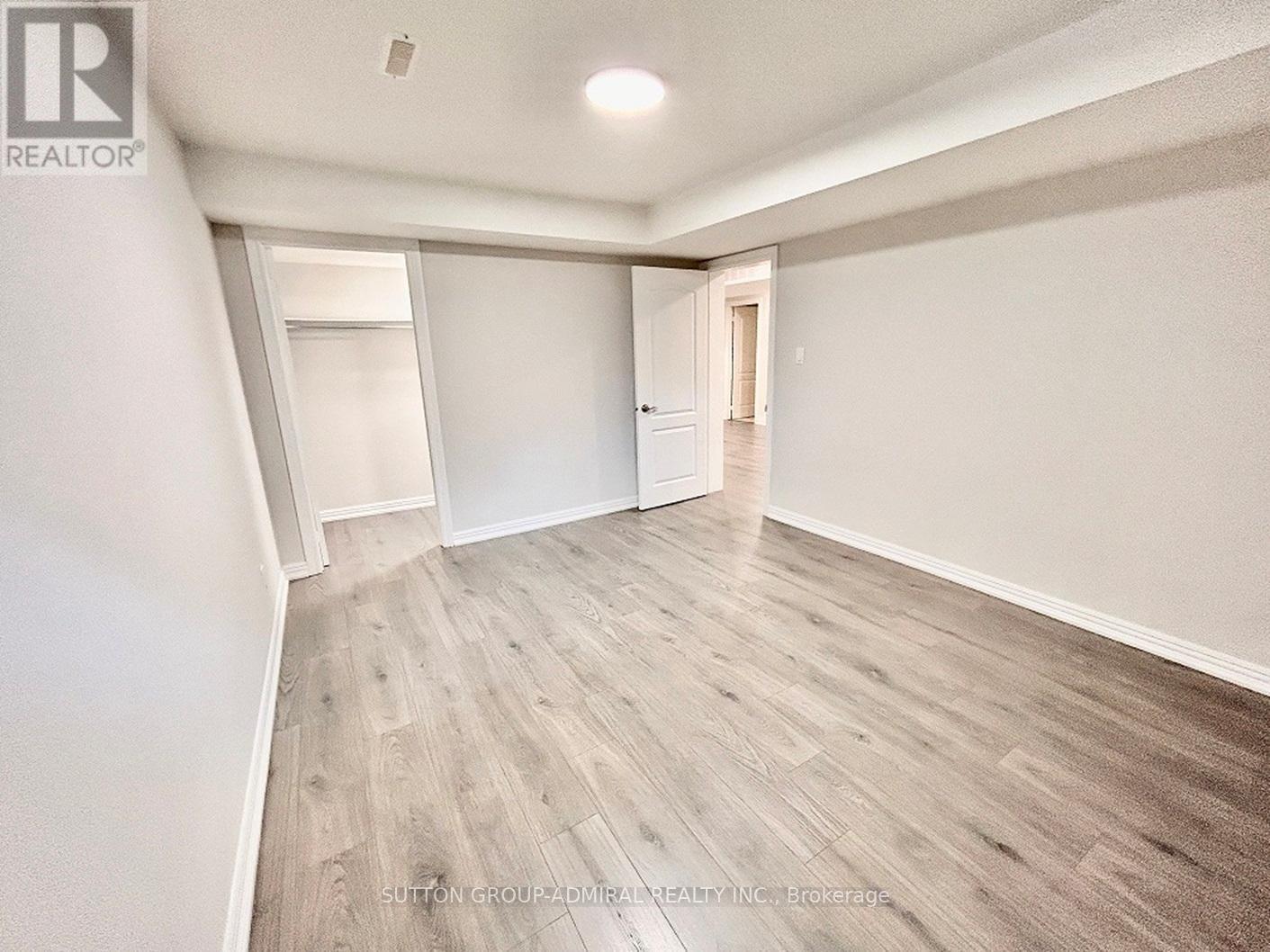 Photo 36 of 4 Castleglen Boulevard, Markham ON