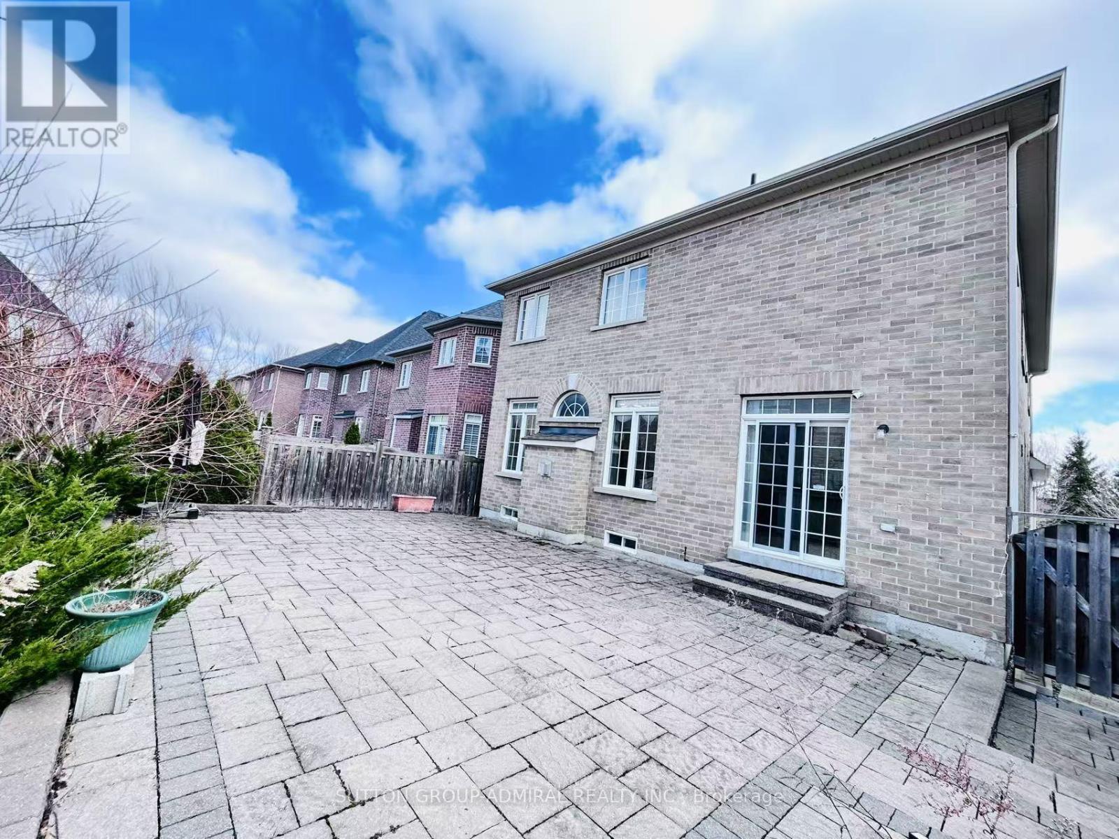 Photo 19 of 4 Castleglen Boulevard, Markham ON