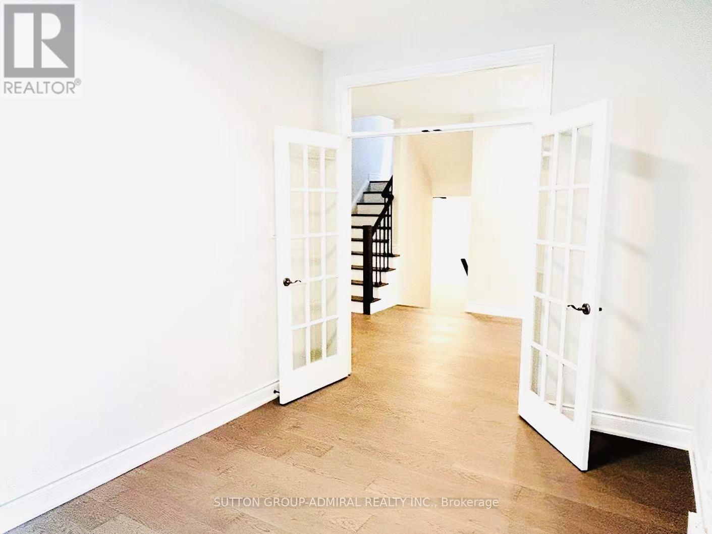 Photo 29 of 4 Castleglen Boulevard, Markham ON