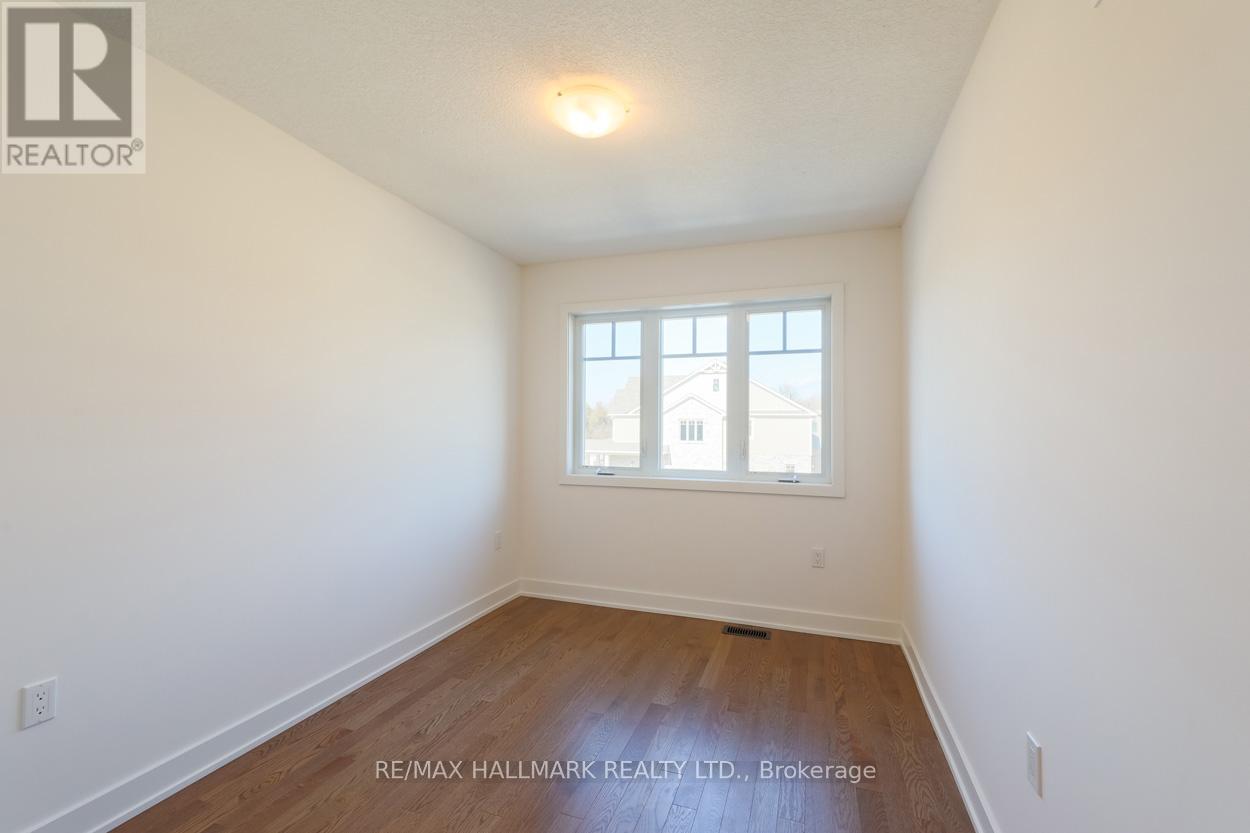 Photo 2 of 43 Shipley Avenue, Collingwood ON