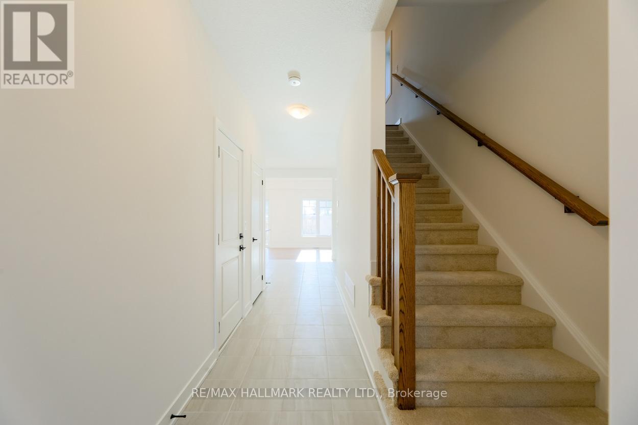 Photo 19 of 43 Shipley Avenue, Collingwood ON