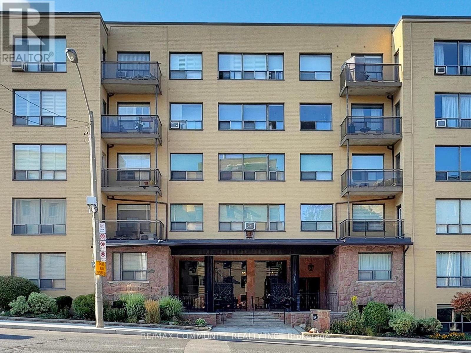 Photo 8 of 309 740 Eglinton Avenue W, Toronto ON