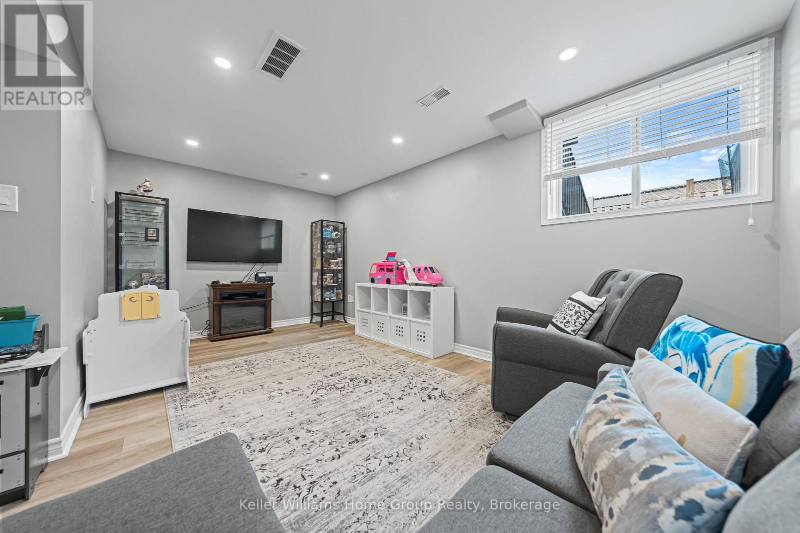 Photo 30 of 59 Westminster Crescent, Centre Wellington ON
