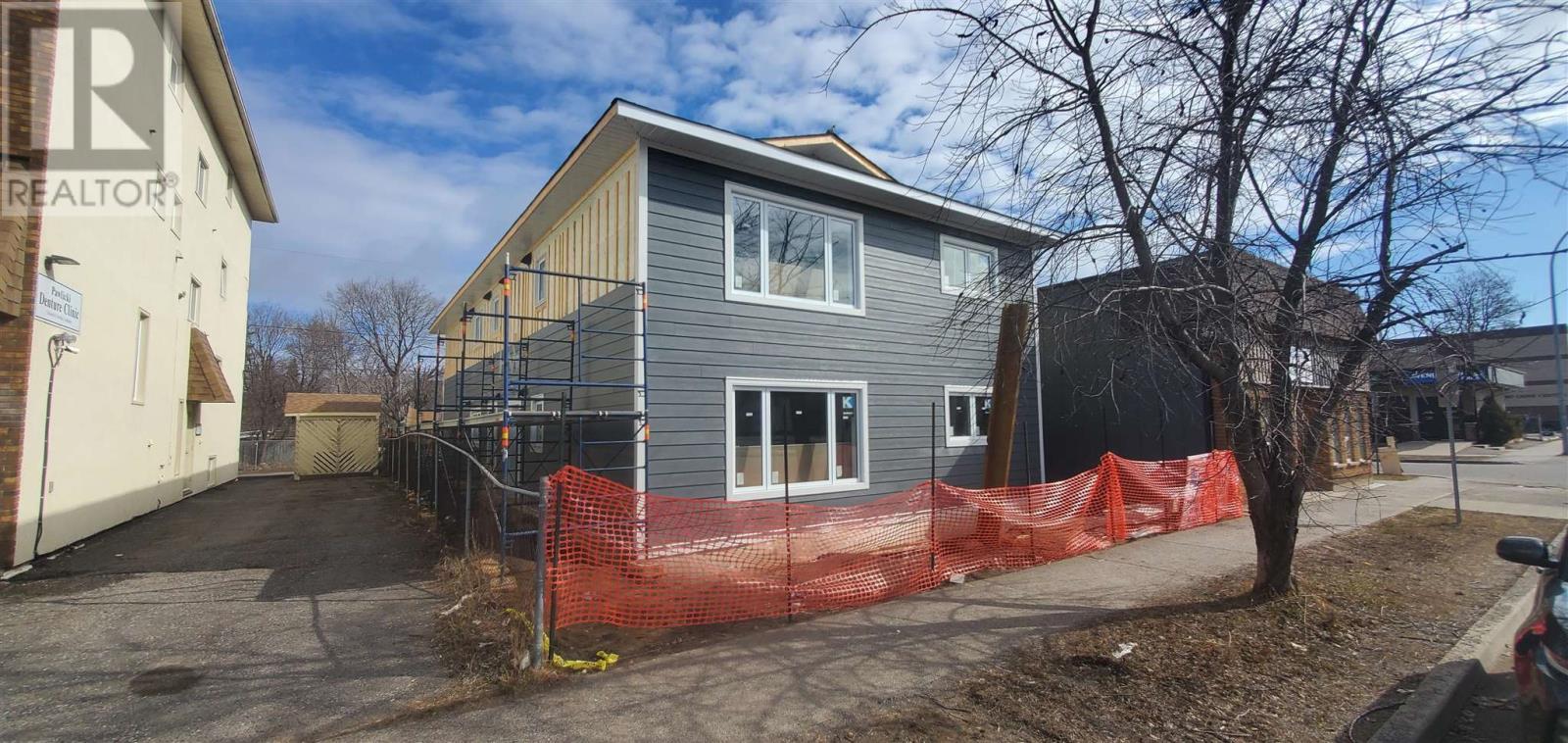Photo 6 of 1305 Victoria Ave E, Thunder Bay ON