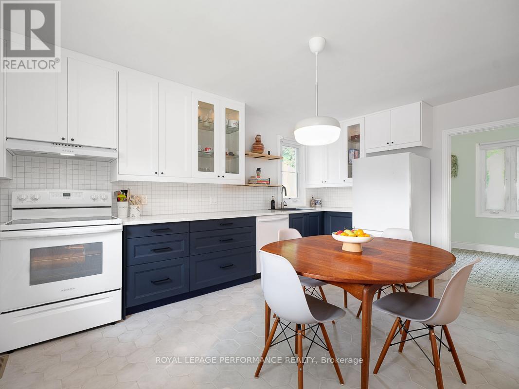 Photo 23 of 405 Allen Boulevard, Ottawa ON