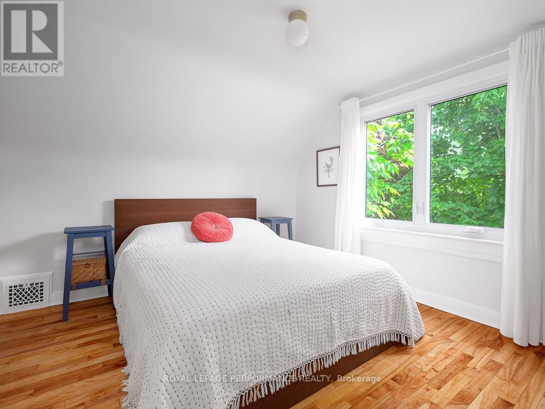Photo 16 of 405 Allen Boulevard, Ottawa ON