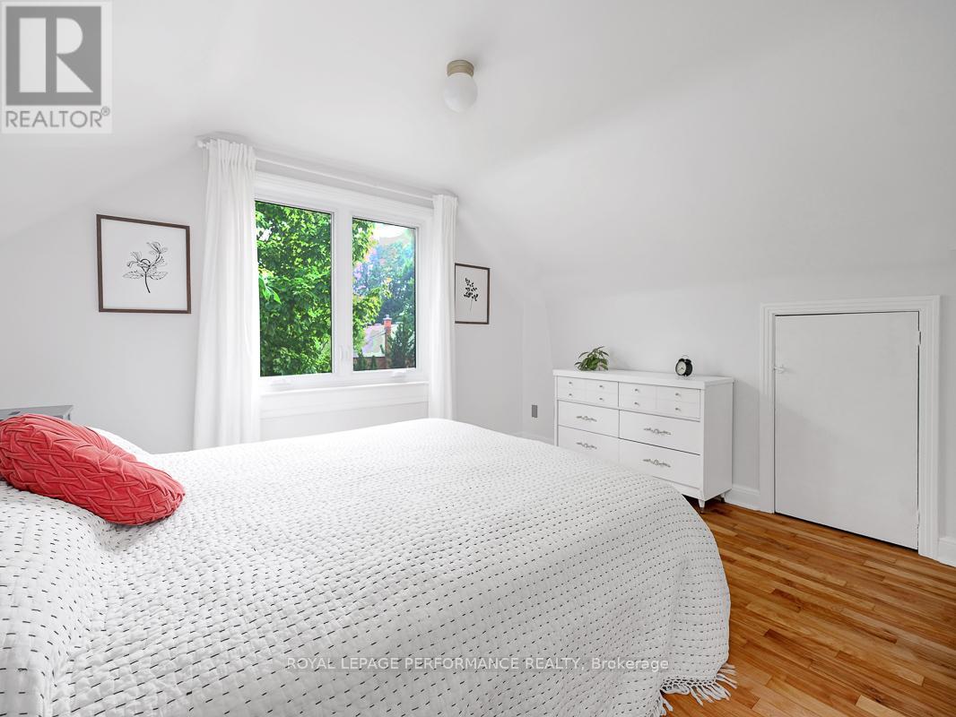 Photo 2 of 405 Allen Boulevard, Ottawa ON