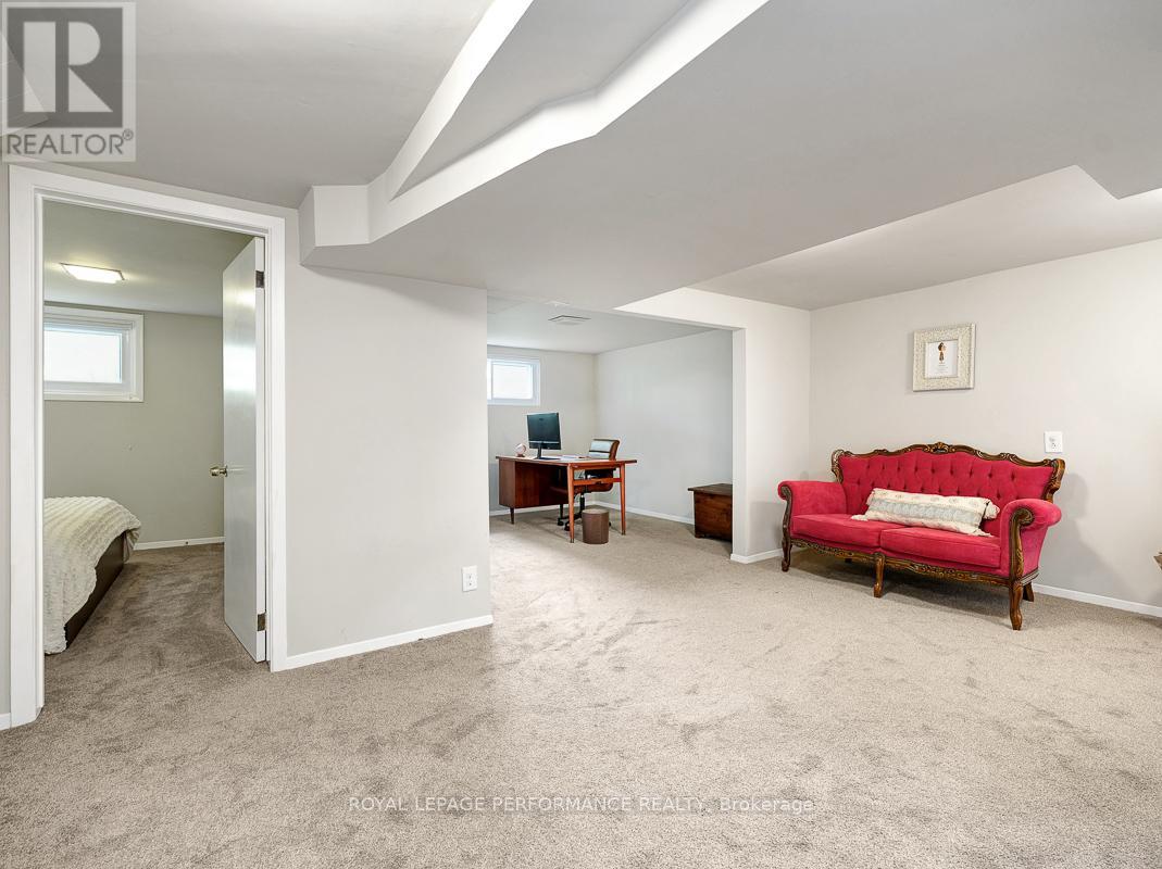 Photo 36 of 405 Allen Boulevard, Ottawa ON