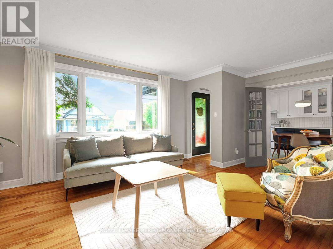 Photo 3 of 405 Allen Boulevard, Ottawa ON
