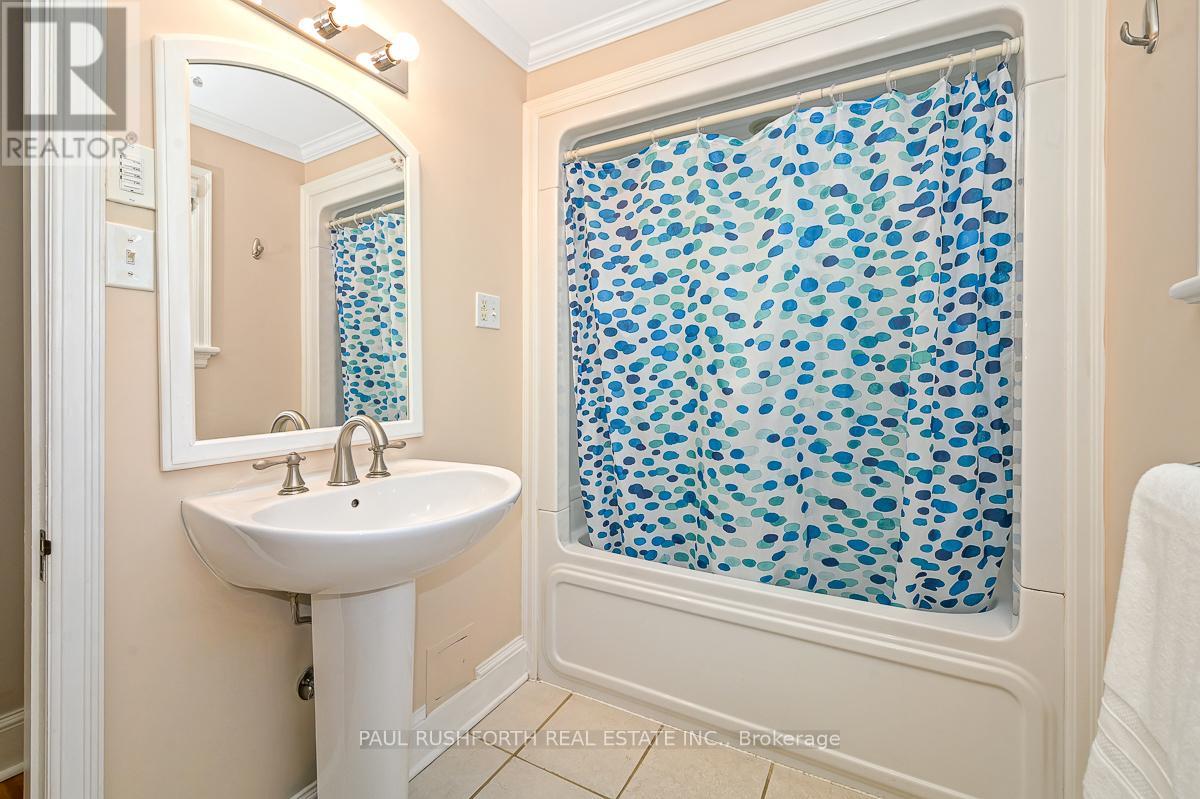 Photo 9 of 107 Mason Terrace, Ottawa ON