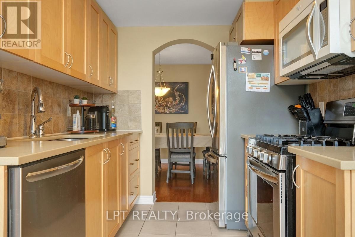 Photo 33 of 148 Waterfern Way, Ottawa ON