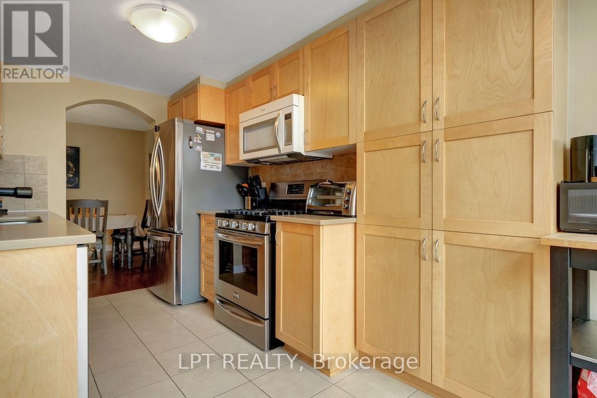 Photo 20 of 148 Waterfern Way, Ottawa ON