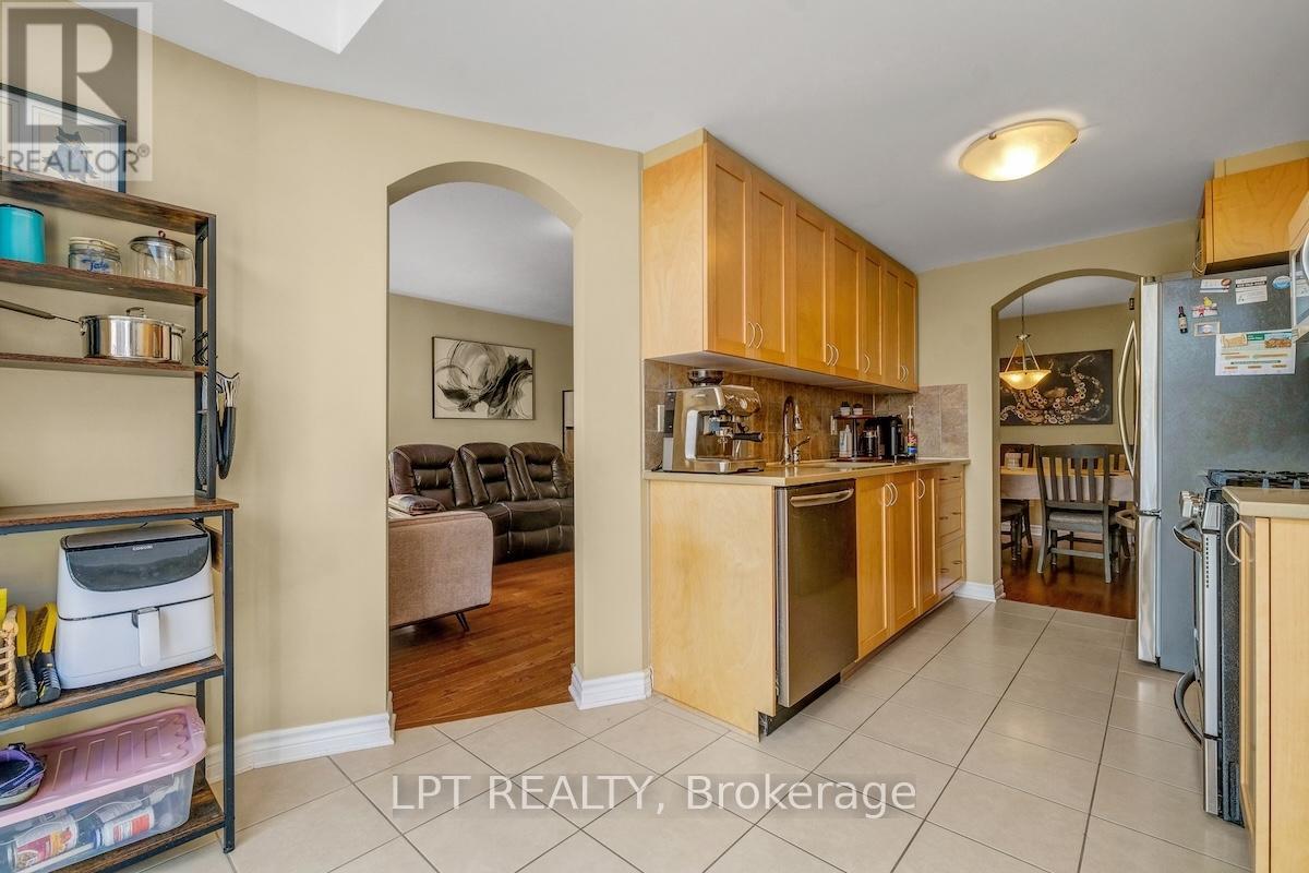 Photo 34 of 148 Waterfern Way, Ottawa ON