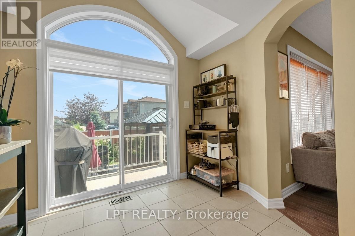 Photo 24 of 148 Waterfern Way, Ottawa ON