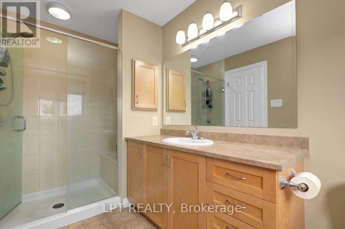 Photo 7 of 148 Waterfern Way, Ottawa ON
