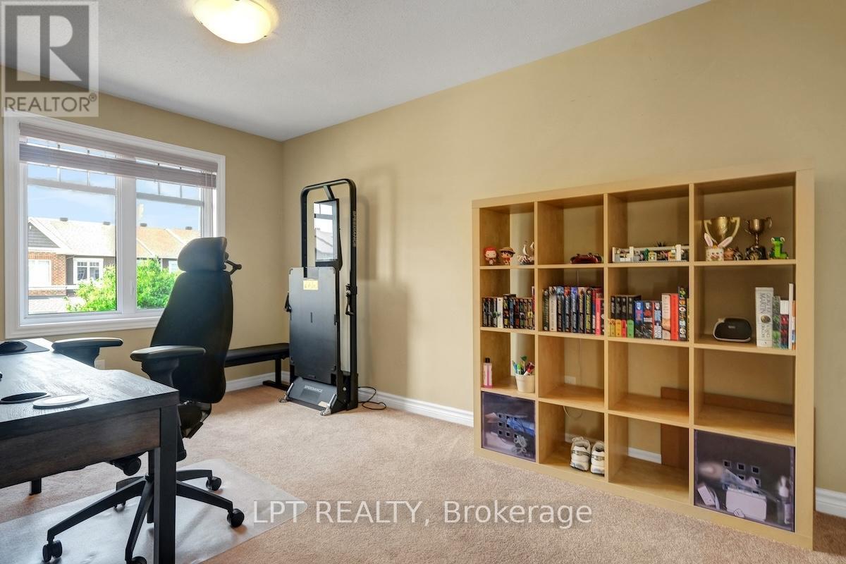 Photo 18 of 148 Waterfern Way, Ottawa ON