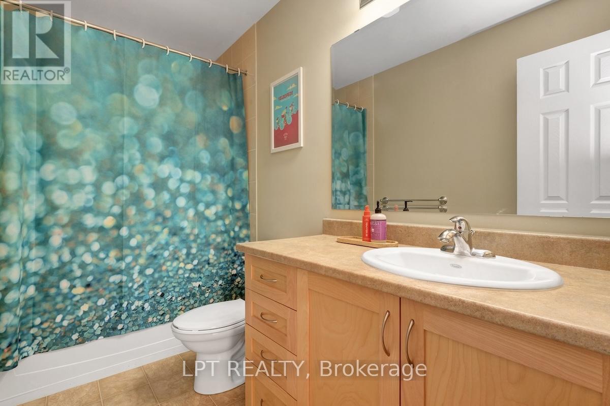 Photo 17 of 148 Waterfern Way, Ottawa ON