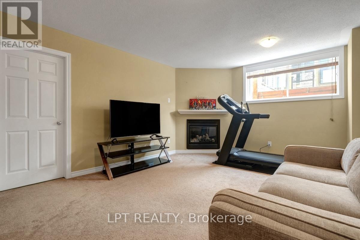 Photo 32 of 148 Waterfern Way, Ottawa ON