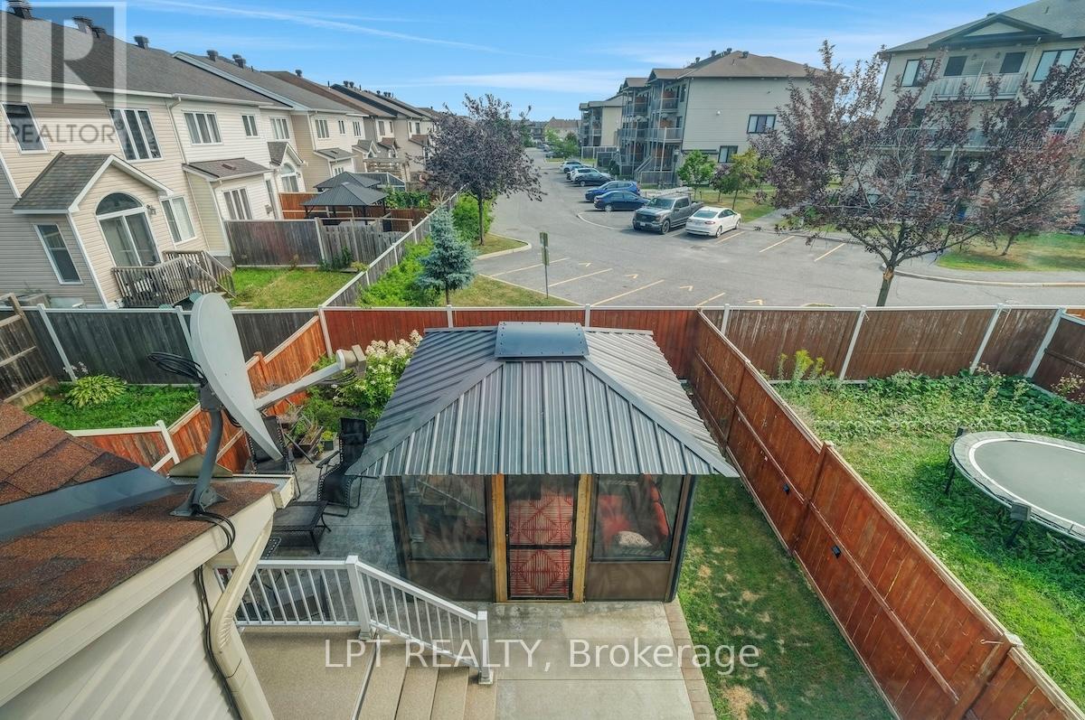 Photo 8 of 148 Waterfern Way, Ottawa ON
