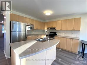 Photo 18 of 218 Highpointe Crescent, Ottawa ON